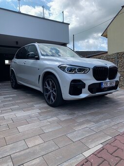 X5 M50i xDrive, V8, 530hp, DPH, plná výbava,