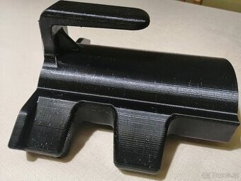 Hlavní uzávěr střílny na řopík a mřížové dveře na řopík