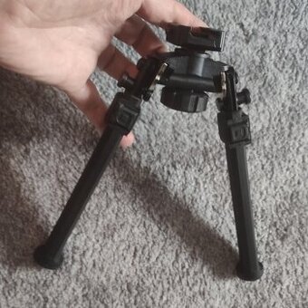 Bipod na picantiny a weaver