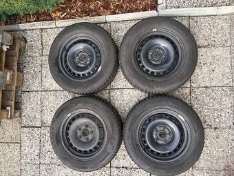 originální kola Volkswagen se zimní pneu 195/65 R15