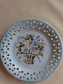 DEKORATIVNÍ  KERAMICKÝ TALÍŘ  23CM