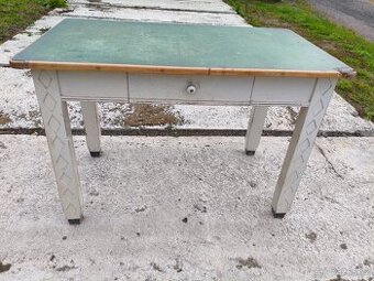 Starožitný jídelní stůl se šuplíkem