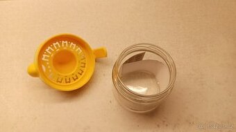 Ruční odšťavňovač citrusů