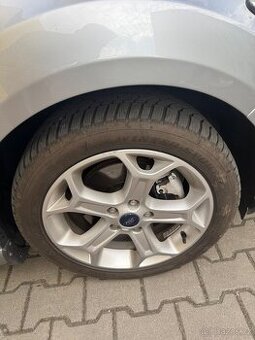 235/45 r17 alu Ford