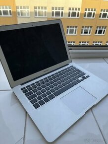 MacBook Air 13,3 palců 128gb