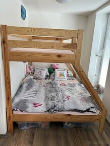Patrová postel