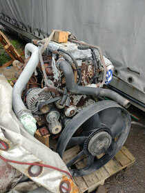motor na Iveco 120e21 na opravu