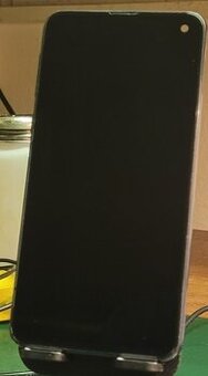 LCD displej Samsung S10e s vadou