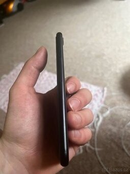 Prodej Iphone se 2020 64GB