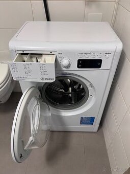 Pračka INDESIT