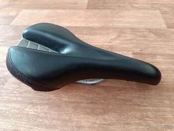 Sedlo Specialized