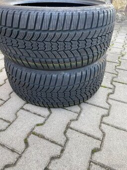 Pneu zimní 225/40 R18 Sava