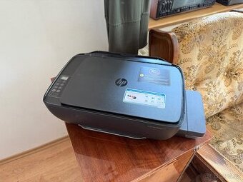 Barevná inkoustová tiskárna HP