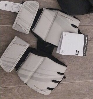 Rukavice na kardio box zn. Decathlon - Nové - 1