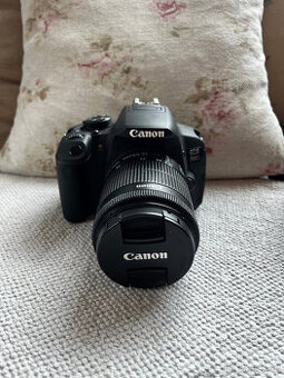 Canon EOS 700D