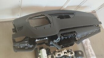 Airbagová sada Škoda Octavia 4 Head Up s novou palubkou