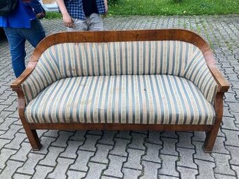 Rokokové sofa