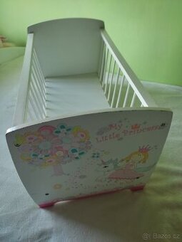 Dřevěná větší postýlka pro panenky My Little Princess