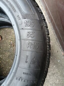 2ks zimní pneu 195/65 r15