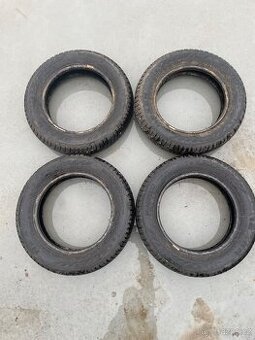 Zimní pneu na mopedauto 145/70R13