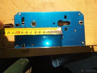 Zámek cilindrická vložka tříbodový 60/65 zádlab 90