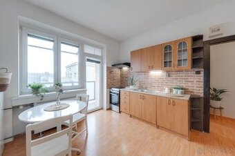 Podnájem bytu 1+kk s lodžií, ul. Ruská, Ostrava