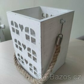 Vyřezávaná lucerna