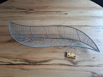 Pěkná dekorace - drátěná plochá mísa - motiv listu