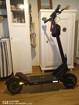 Elektrokoloběžka Hecht