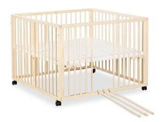 Dřevěná ohrádka pro děti