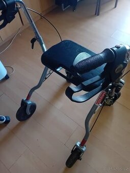 Chodítko, pomůcka pro seniory