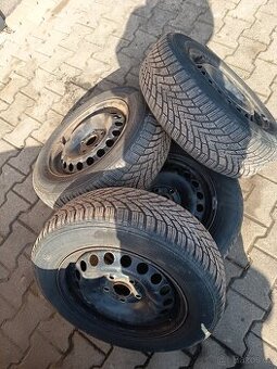 Prodám 4x obuté zimní pneu a disky 5x112 na škoda Octavia 2