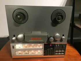 profesionální osmistopý kotouč. magnetofon FOSTEX model A-8