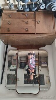 Komoda po babičce  se zrcadlem