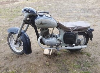 Jawa 353 Ambasador - kývačka veterán 250