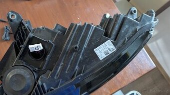 Škoda Enyaq LED / Matrix světlomet 5LB941915F