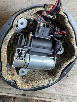 Kompresor podvozku (nivo, kompresor na měchy) BMW řady 5 E39