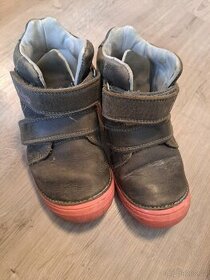 Dívčí kožené kotníčkové boty vel.27