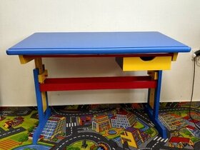 Dětský psací stůl
