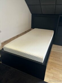 Prodám jednolůžkovou postel MALM s matrací DreamZone