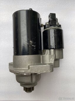 Startér motoru BOSCH 1005821896