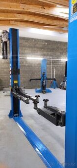 Dvousloupový elektrohydraulický zvedák 3.500-7.500 kg