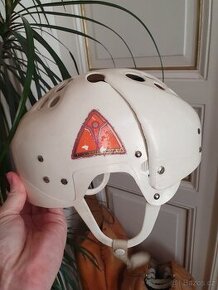 Retro hokejová helma OKULA