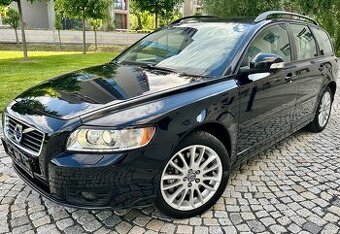 VOLVO 2.0D3 110KW 5VÁLEC MANUÁL KUŽE-XENON-NAVI-VYHŘEV