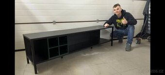 ČERNÝ TV STOLEK DO OBÝVÁKU
