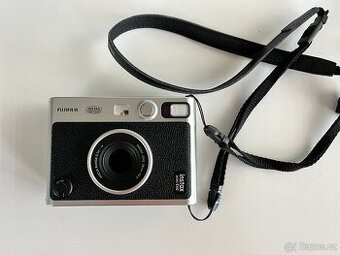 Fujifilm Instax Mini EVO - instantní fotoaparát