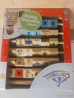 Dřevěné obrázkové počítadlo s abecedou