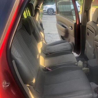 Renault Scenic 1.9, Nafta rok 2004, TK platí do r. 2026