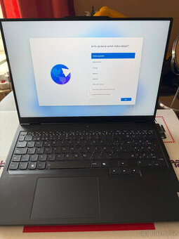 Lenovo Legion Pro 7 16IRX9H Eclipse Black
