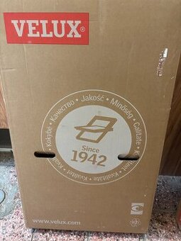 Střešní okno Velux GLL FK04 1061 + lemování EDJ FK04 2000